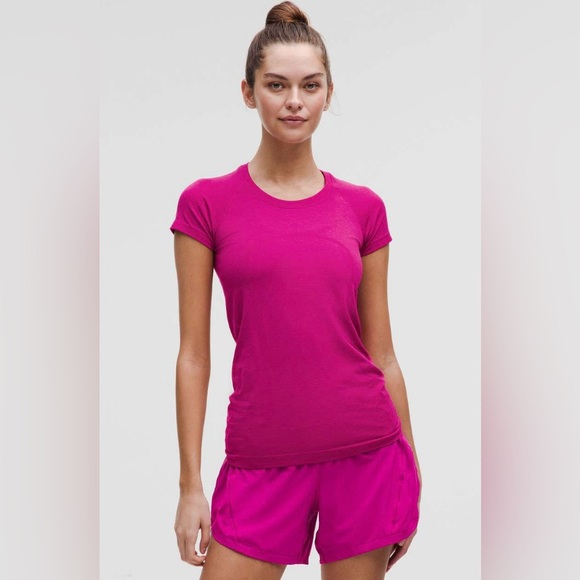 Lululemon NWT Swiftly Tech Short Sleeve 2.0 Hip Length Ripped Raspberry Size 4 - Picture 1 of 9